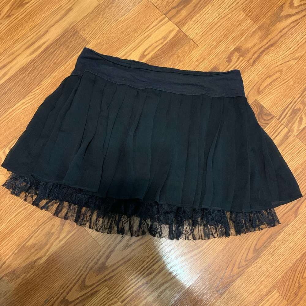 Throwback (2010) Pleated black royal bones goth skirt